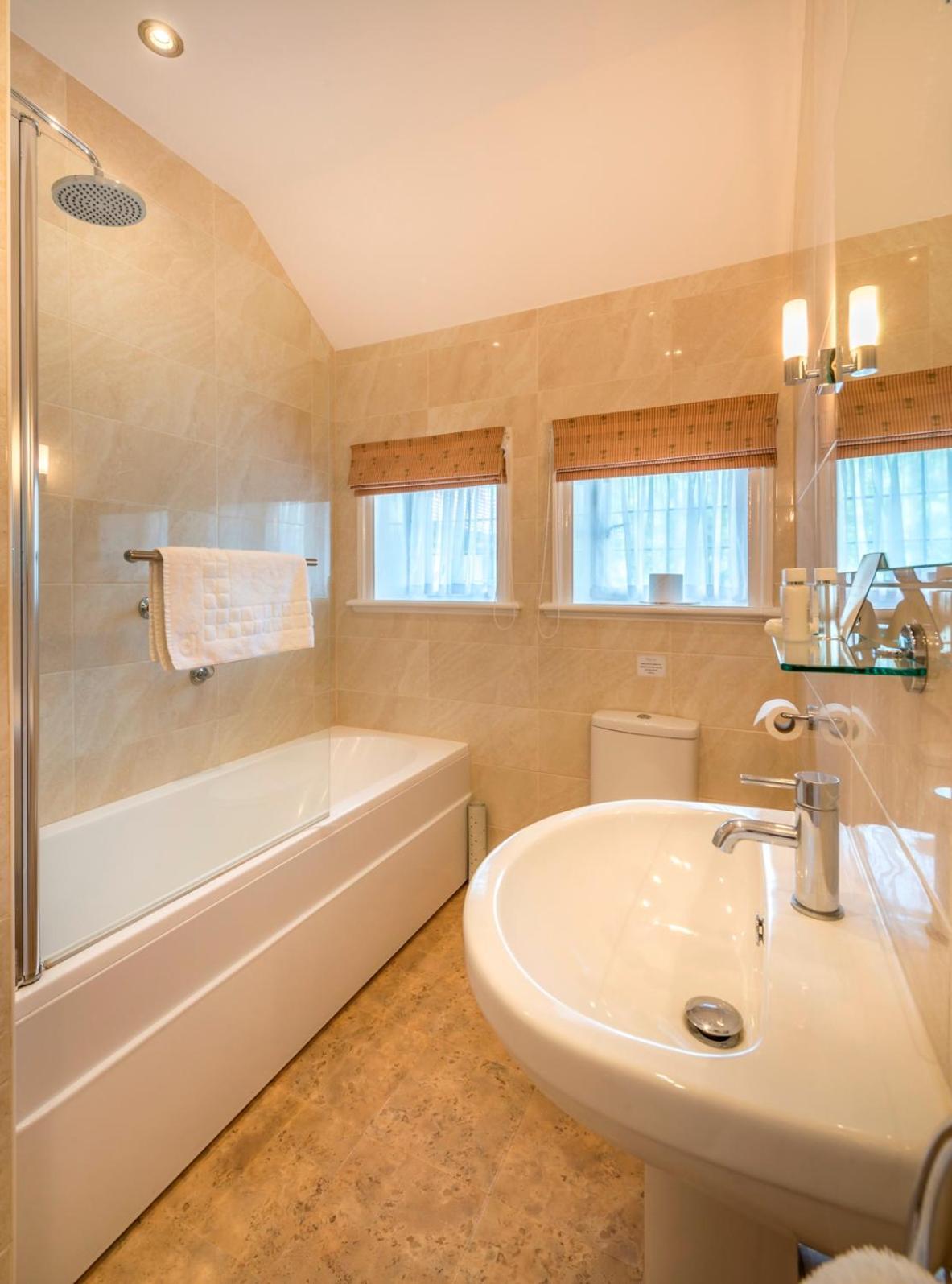 Family Room,710459281:JPEG